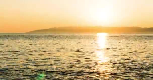 Akdeniz. Gün batımı Hırvatistan denize 4 k — Stok video