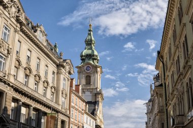 Avusturya. Graz. Şehir merkezinde Stadtpfarrkirche kilise cephe