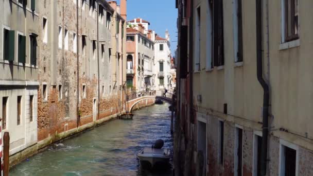 Europe.Venice.Italy. smalle gracht in Venetië - weg in Venetië — Stockvideo