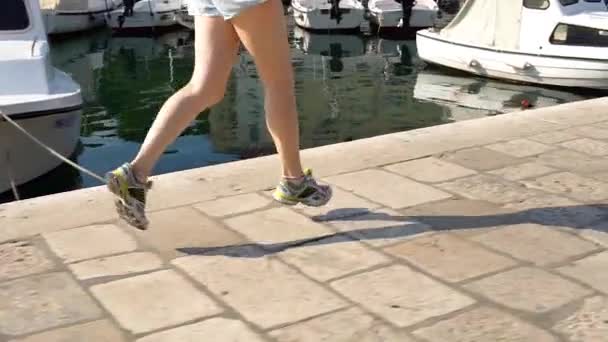 Croatia Makarska Young Girl Runs Pier Sea Shore — Stock Video