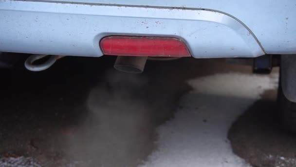 Umweltverschmutzung der Luft durch Auspuffrohre — Stockvideo