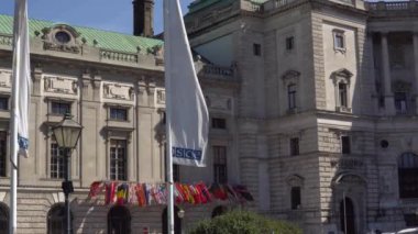 Avusturya Eylül 2018. Hofburg Viyana'da AGİT karargahı bayrakları