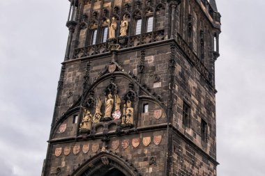 Eski Şehir Kulesi, Charles Köprüsü, Prag sonuna