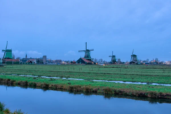 Κάτω Χώρες. Ολλανδία. Ανεμόμυλοι στο Zaanse Schans — Φωτογραφία Αρχείου