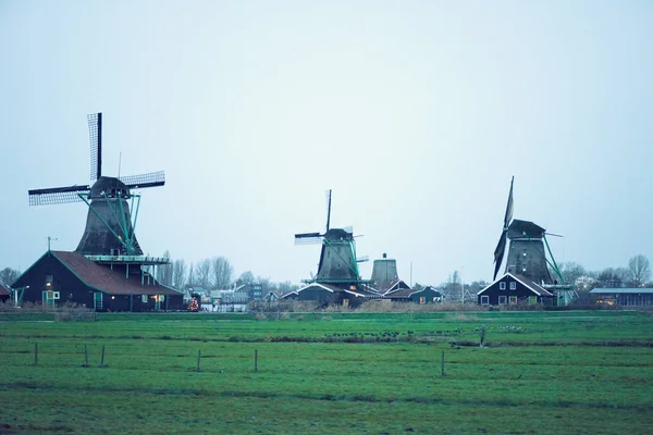 Κάτω Χώρες. Ολλανδία. Ανεμόμυλοι στο Zaanse Schans — Φωτογραφία Αρχείου