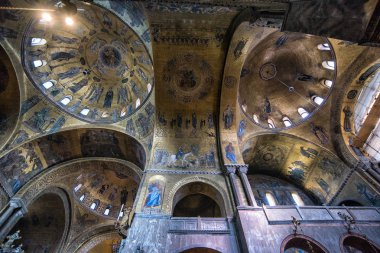 Venedik, İtalya Eylül 2018. Eski Basilica San Marco iç