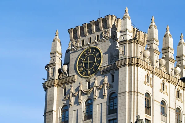 Minsk, Republic Of Belarus. Details of the gate towers of Minsk at the railway station — Stock Photo, Image