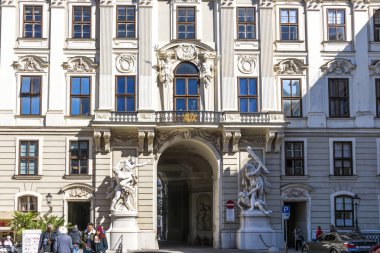 Viyana. Avusturya. Eylül 2018: arch Viyana Hofburg Sarayı'nda