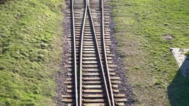 Tren. Trenler için demiryolu rayları dallanma rayları