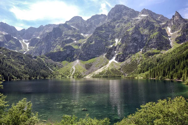 Sea Eye lago nei Tatra polacchi. Lago dei primi cinque migliori laghi del mondo — Foto Stock