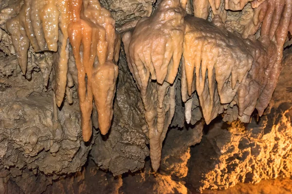 Estalactites na Caverna Demanovska. Eslováquia — Fotografia de Stock