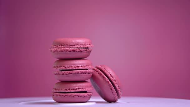 Macarrones franceses, galleta dulce girando de cerca — Vídeos de Stock