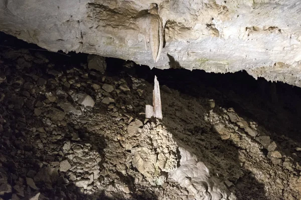 Pohled Starobylé Jeskyně Stalaktity Stalagmity — Stock fotografie