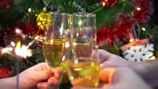 Gente Que Clica Copos Com Champanhe Fundo Ano Novo — Vídeo de Stock