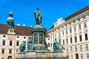 Viyana, Avusturya - Eylül 2019. İmparator I. Franz 'ın anıtı, Hofburg