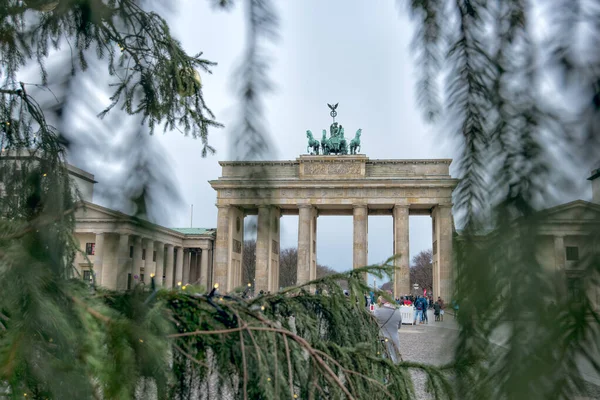 Berlin, Germany - December 2018. Brandenburger Tor in winter — Stock Photo, Image
