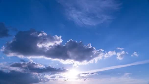 Blauwe hemel timelapse bij zonsondergang — Stockvideo