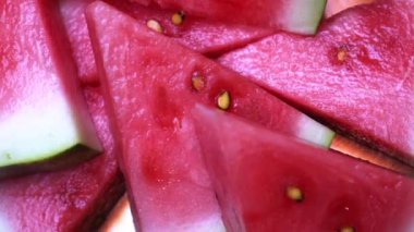 Karpuz eti, yakın plan. Karpuzun dönüşü.
