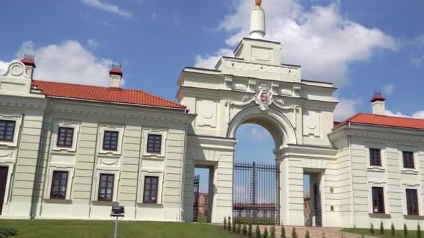 Bělorusko červen2020. Sapeg Palace Complex v Ružanech — Stock video