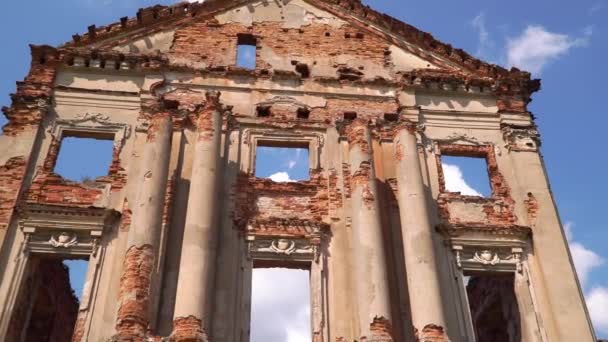 Fehéroroszország Ruzhany. A romok a palota komplexum Sapeg Ruzhany — Stock videók