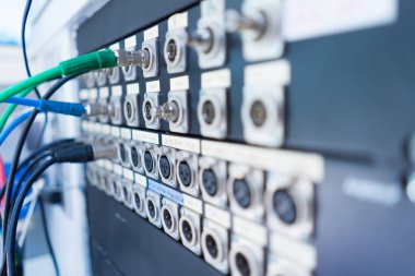 Işık ve ses telleri konserinde test zaman bağlarken.