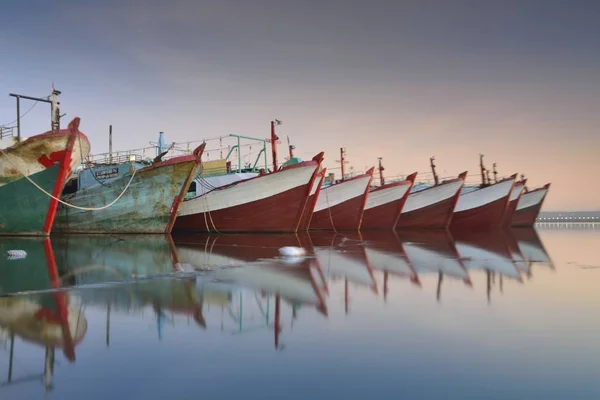 Ligne Bateaux Amarrés Dans Port Bali Indonésie — Photo