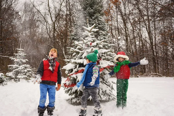 Three Children Playing Snow — Stock Photo, Image