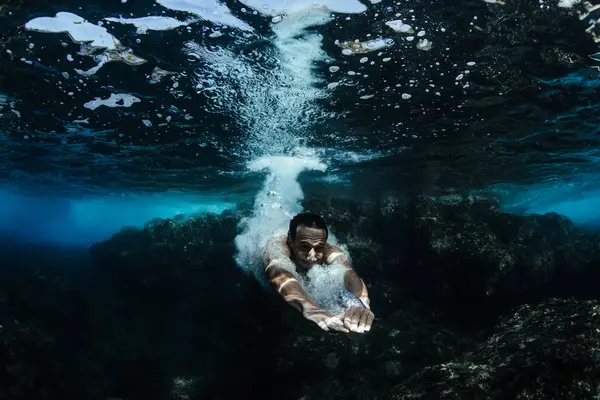 Man Swimming Underwater Shallow Reef Kalapana West Puna Hawai America — Fotografia de Stock