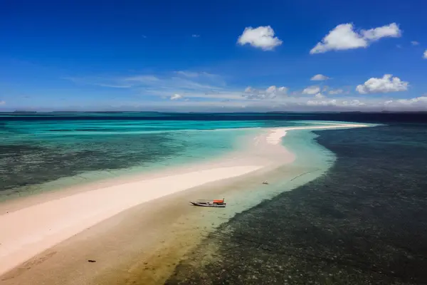 Vista Panorámica Barco Pesca Playa Ngurtavur Islas Kai Maluku Indonesia — Foto de Stock