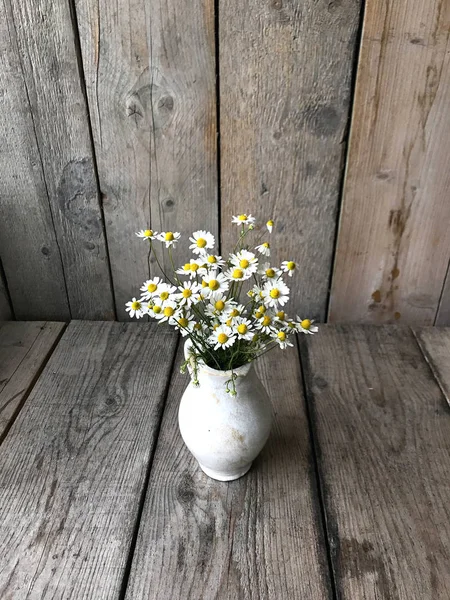 Vase Filled Daisies Wooden Table — Stock Photo, Image