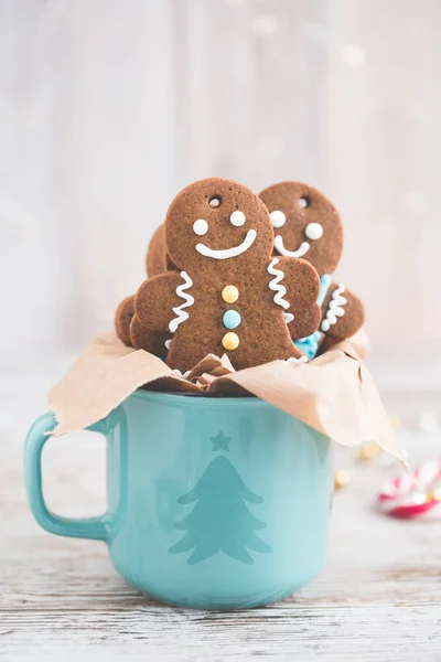 Gingerbread Man Cookies Christmas Mug — Stock Photo, Image
