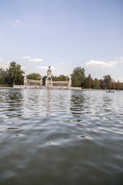  Kamu parkı, Parque del Buen Retiro, Madrid.