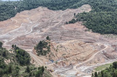 Eski tuz ile benim Katalan köy, Cardona yakın, İspanya manzara.