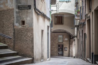 Cardona,Catalonia.Spain ortaçağ köyü antik Caddesi.