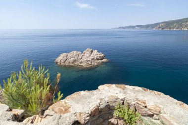 Akdeniz 'de deniz manzarası, Costa Brava, Sant Feliu de Guixols, Katalonya. İspanya..