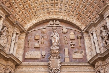 Ayrıntı Katedrali veya La Seu, tarihi merkezi ve Palma, Balear Adaları Gotik tarzda sanatsal kapısı.