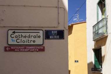  Eski sokak cephe işareti Katedrali, Elne.France.