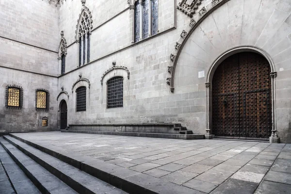 Entrada Porta Antiga Para Prefeitura Bairro Gótico Barcelona Espanha — Fotografia de Stock