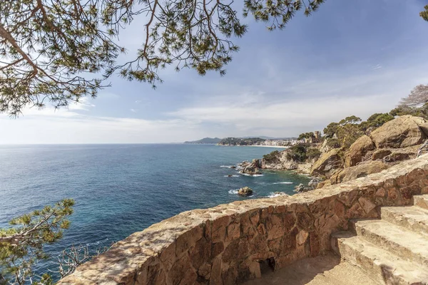 Voetpad, Cami de Ronda in Lloret de Mar, Costa Brava, Catalonië, Spanje. — Stockfoto