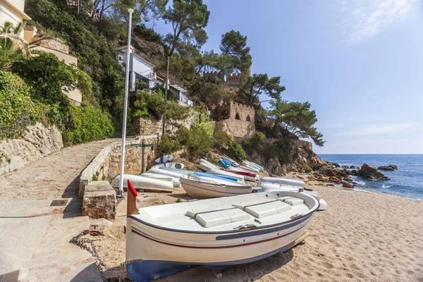 Lloret de Mar'daki Sa Caleta plajı, Costa Brava, Katalonya, İspanya. — Stok fotoğraf