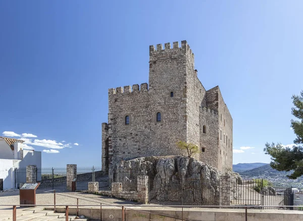 Castelo medieval antigo de aldeia El Papiol, Catalunha, Espanha . — Fotografia de Stock