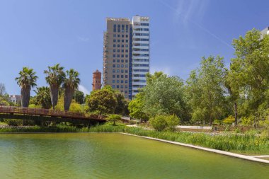 Diagonal Mar park, Enric Miralles ve Benedetta Tagliabue tarafından tasarlanmıştır. Barselona, Katalonya, İspanya.