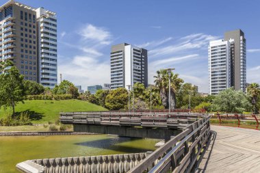 Diagonal Mar park, Enric Miralles ve Benedetta Tagliabue tarafından tasarlanmıştır. Barselona, Katalonya, İspanya.