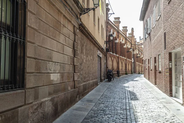 Vista rua no centro histórico do bairro de Sarria, Barcelona , Fotos De Bancos De Imagens Sem Royalties