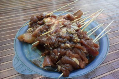 Bambu sopa domuz şiş 