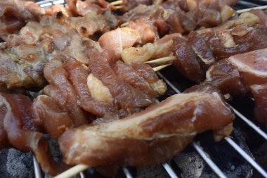 Bambu sopa domuz şiş 