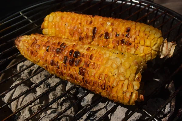 Mais Auf Dem Maiskolben Grillen — Stockfoto