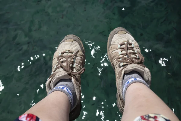 Women Feet Clear Water — Stock Photo, Image
