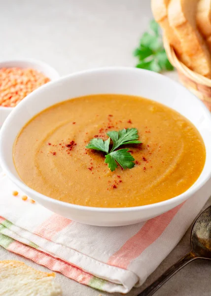 Sopa Crema Lentejas Rojas Sobre Fondo Piedra Gris Enfoque Selectivo —  Fotos de Stock