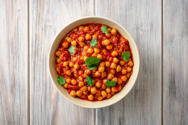 Πικάντικο Ρεβίθι Κάρυ Chana Masala Μπολ Στο Ξύλινο Τραπέζι Παραδοσιακό — Φωτογραφία Αρχείου